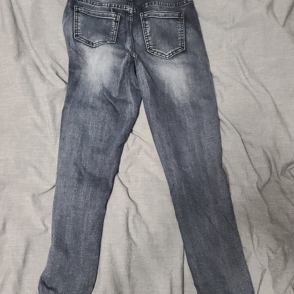 2/25$ 🛍Jeans Revamped - Picture 4 of 4